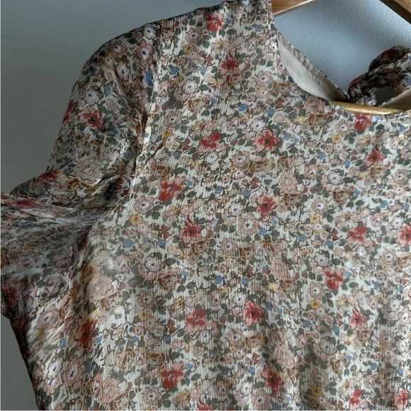 Sezane dress with some flaws. Floral print size 6 - Picture 4 of 7